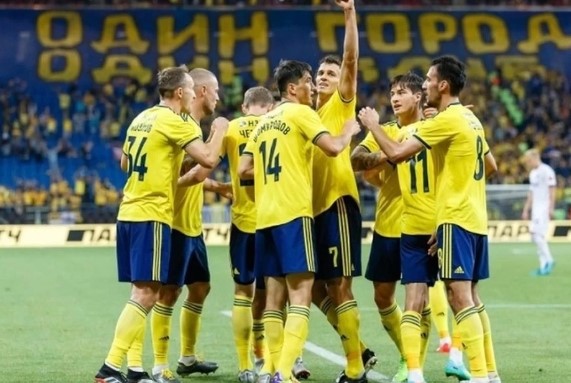 Ростов се подсили със 17-годишния халф на Йънг Бойс Игор Павлов bet365