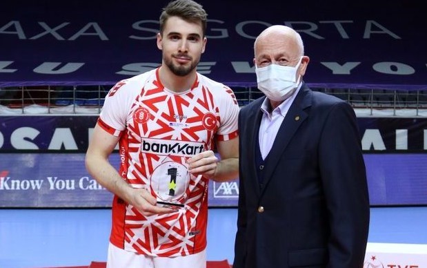 Мартин Атанасов попадна в идеалният отбор за сезона в Турция bet365
