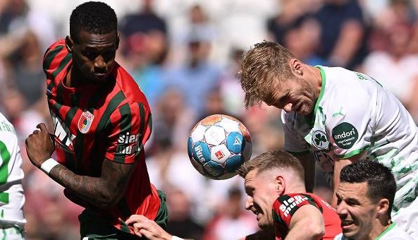 Аугсбург победи с 2:1 Гройтер Фюрт bet365