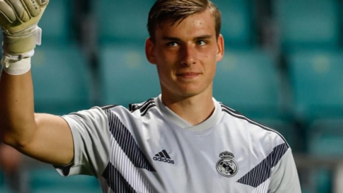 Андрий Лунин е отхвърлил възможността да напусне Реал Мадрид bet365
