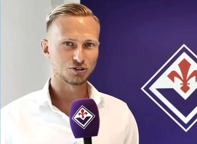 Фиорентина официално обяви привличането на халфа на Верона Антонин Барак bet365