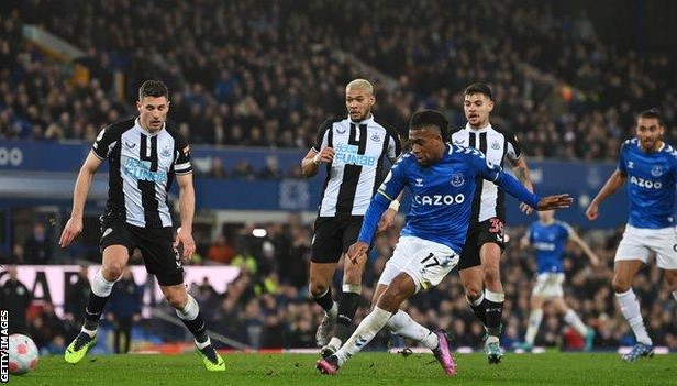 Нюкасъл победи с 1:0 домакинството си на Евертън bet365