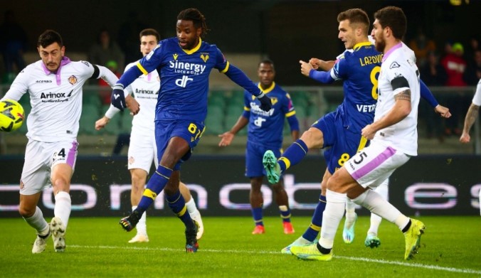 Верона - Кремонезе bet365