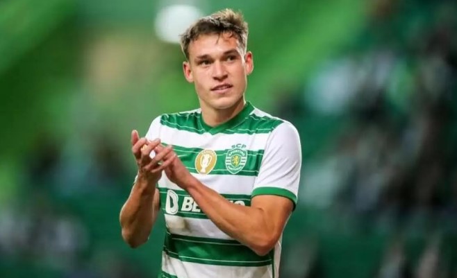 Мануел Угарте bet365